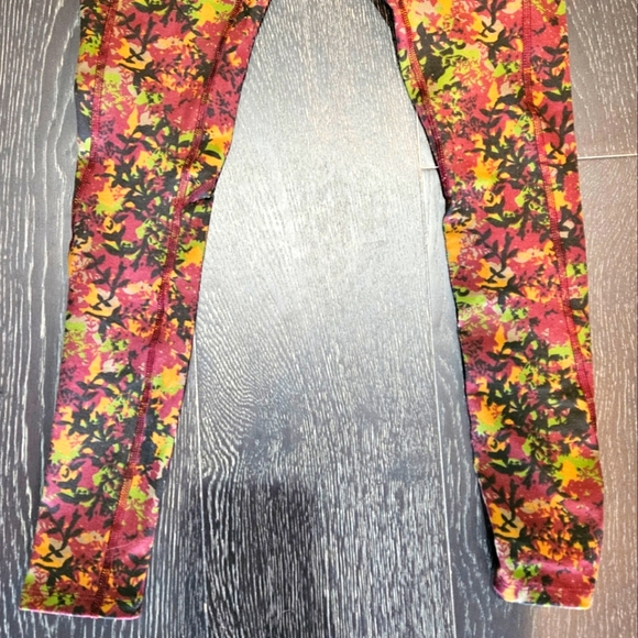 PACT organic cotton blend floral pocket detail leggings - Picture 2 of 7